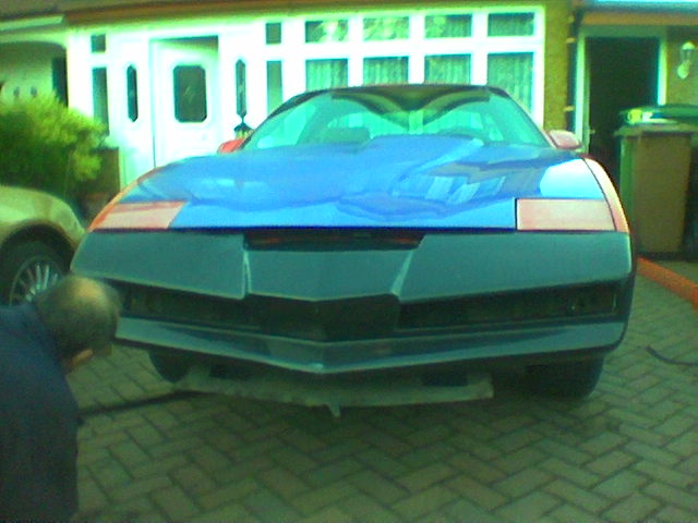 024Image(87) Tri-colour, nice - not - 1st May 2004